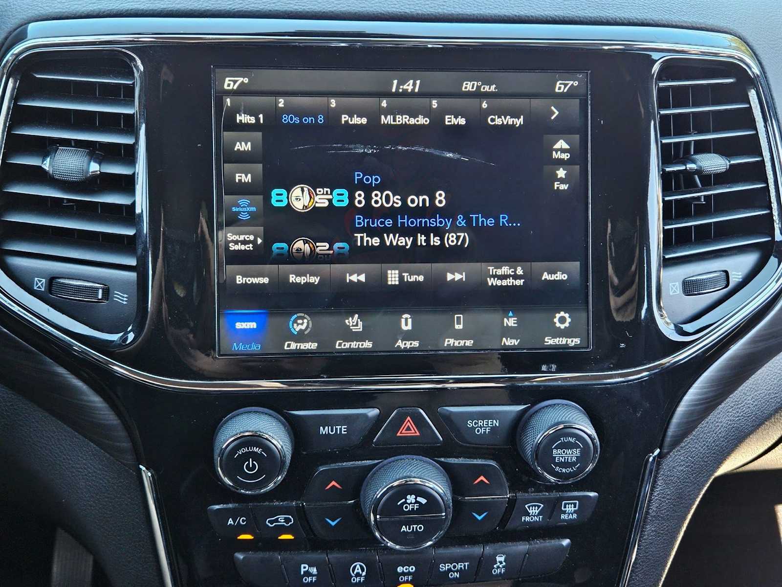 Thumbnail: 2023 Jeep Grand Cherokee - 16