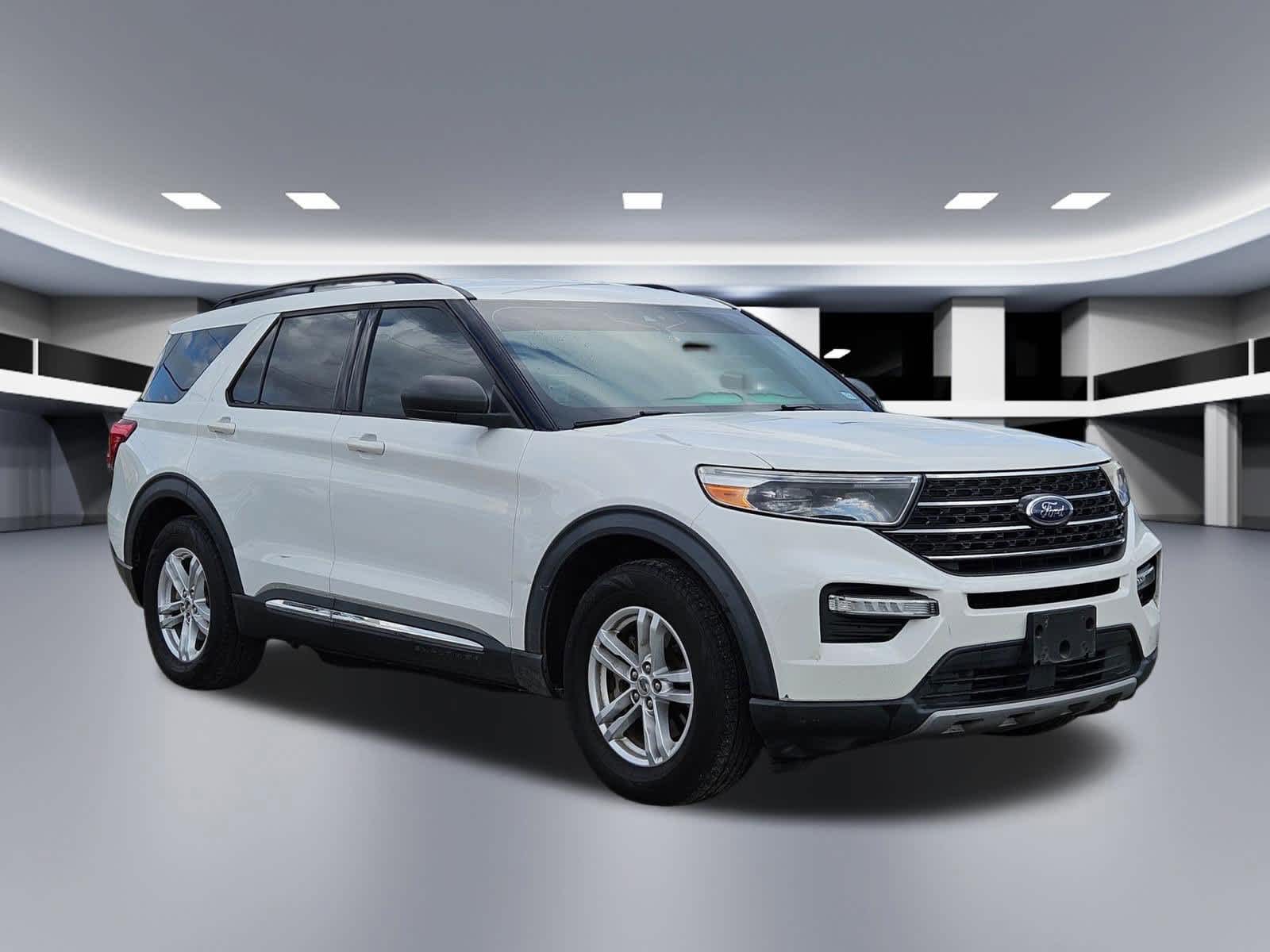 Thumbnail: 2020 Ford Explorer - 8