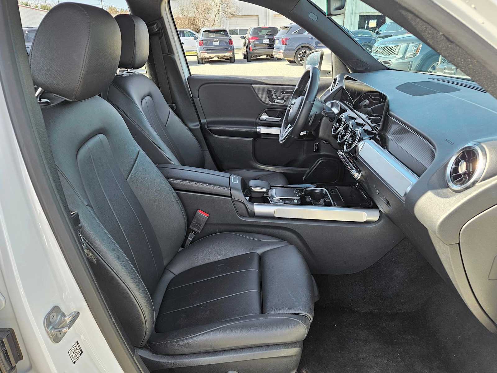 Thumbnail: 2023 Mercedes-Benz GLB - 20