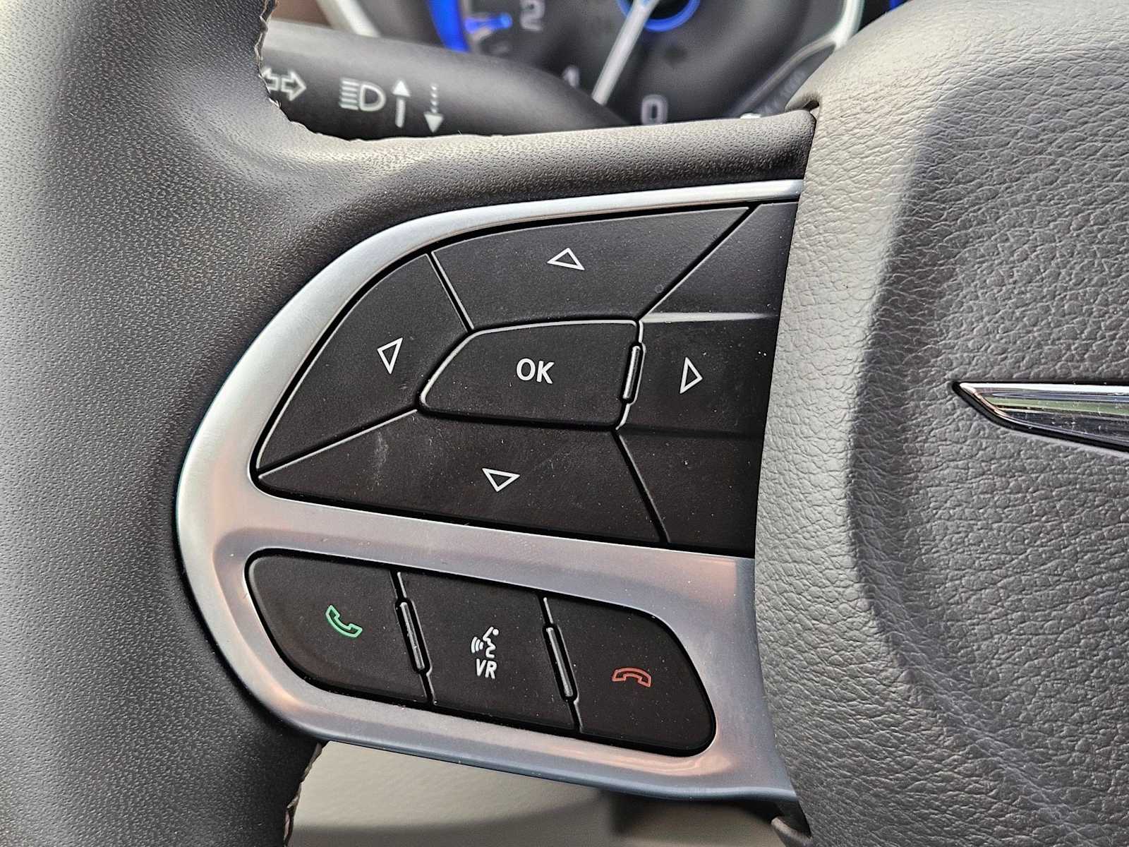 Thumbnail: 2023 Chrysler Voyager - 26