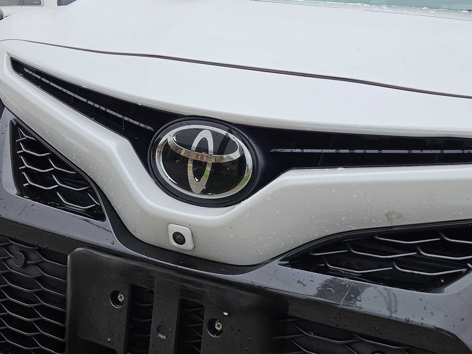 Thumbnail: 2022 Toyota Camry - 12