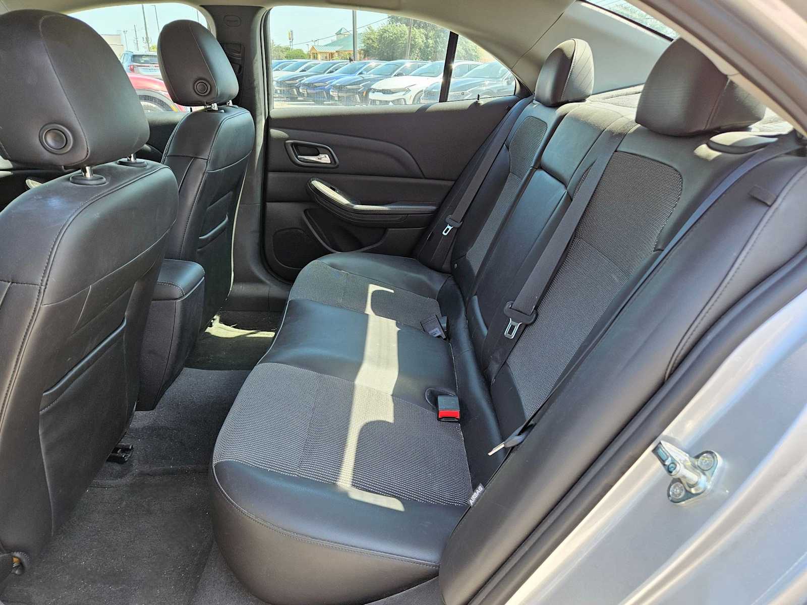 Thumbnail: 2016 Chevrolet Malibu - 12