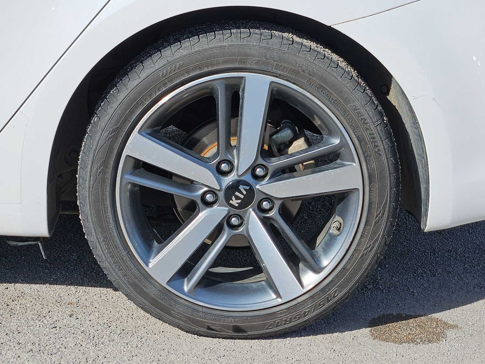 Thumbnail: 2017 Kia Forte - 14