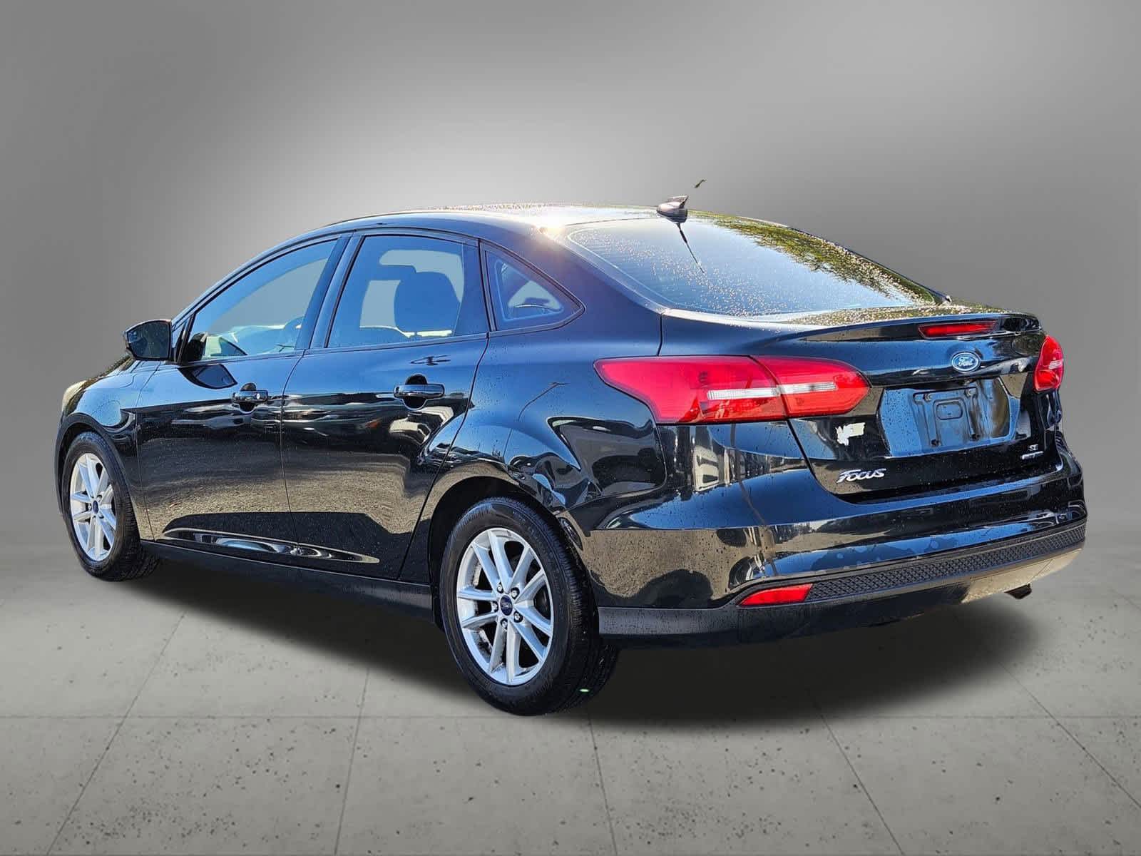 Thumbnail: 2015 Ford Focus - 3