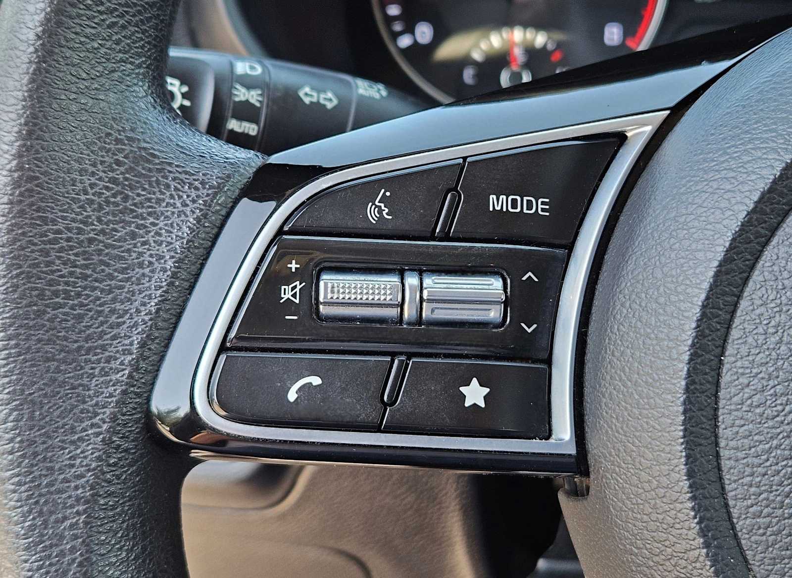 Thumbnail: 2023 Kia Forte - 17