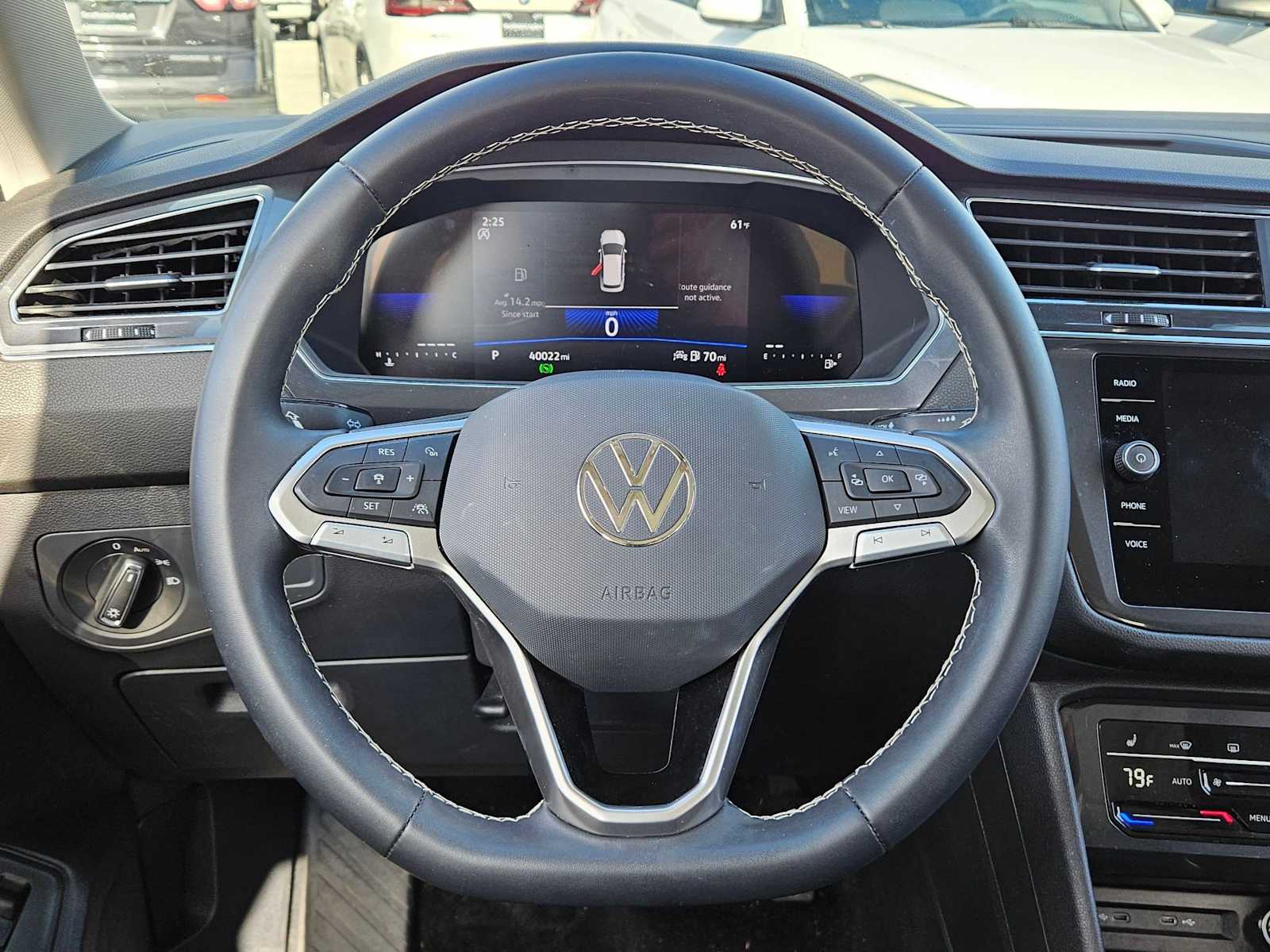 Thumbnail: 2023 Volkswagen Tiguan - 20