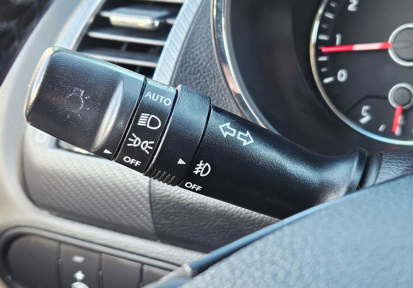 Thumbnail: 2017 Kia Forte - 24