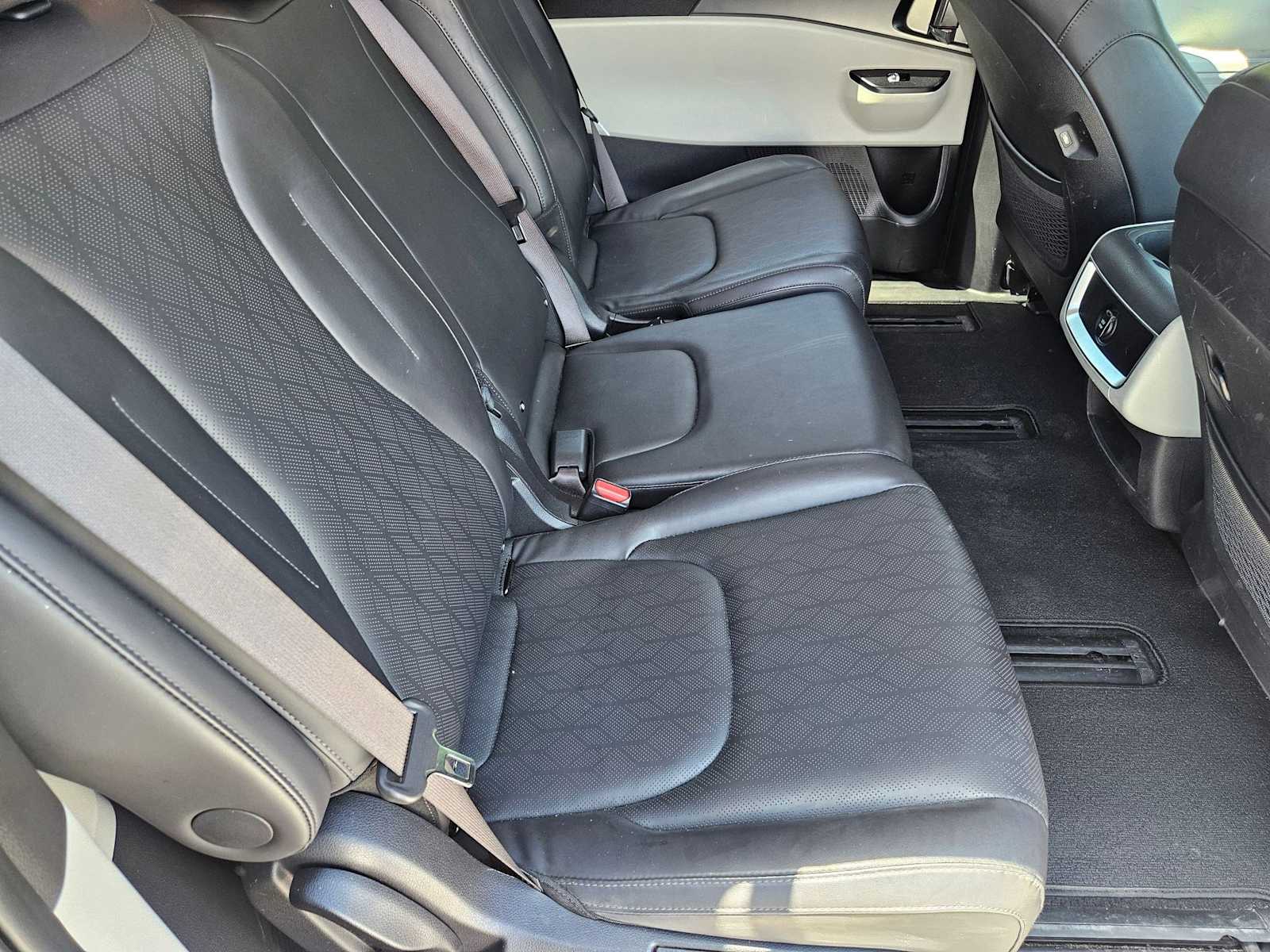 Thumbnail: 2024 Kia Carnival - 18