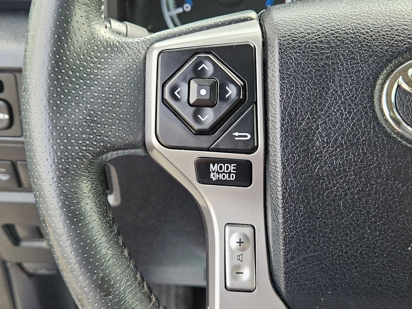 Thumbnail: 2018 Toyota 4Runner - 23