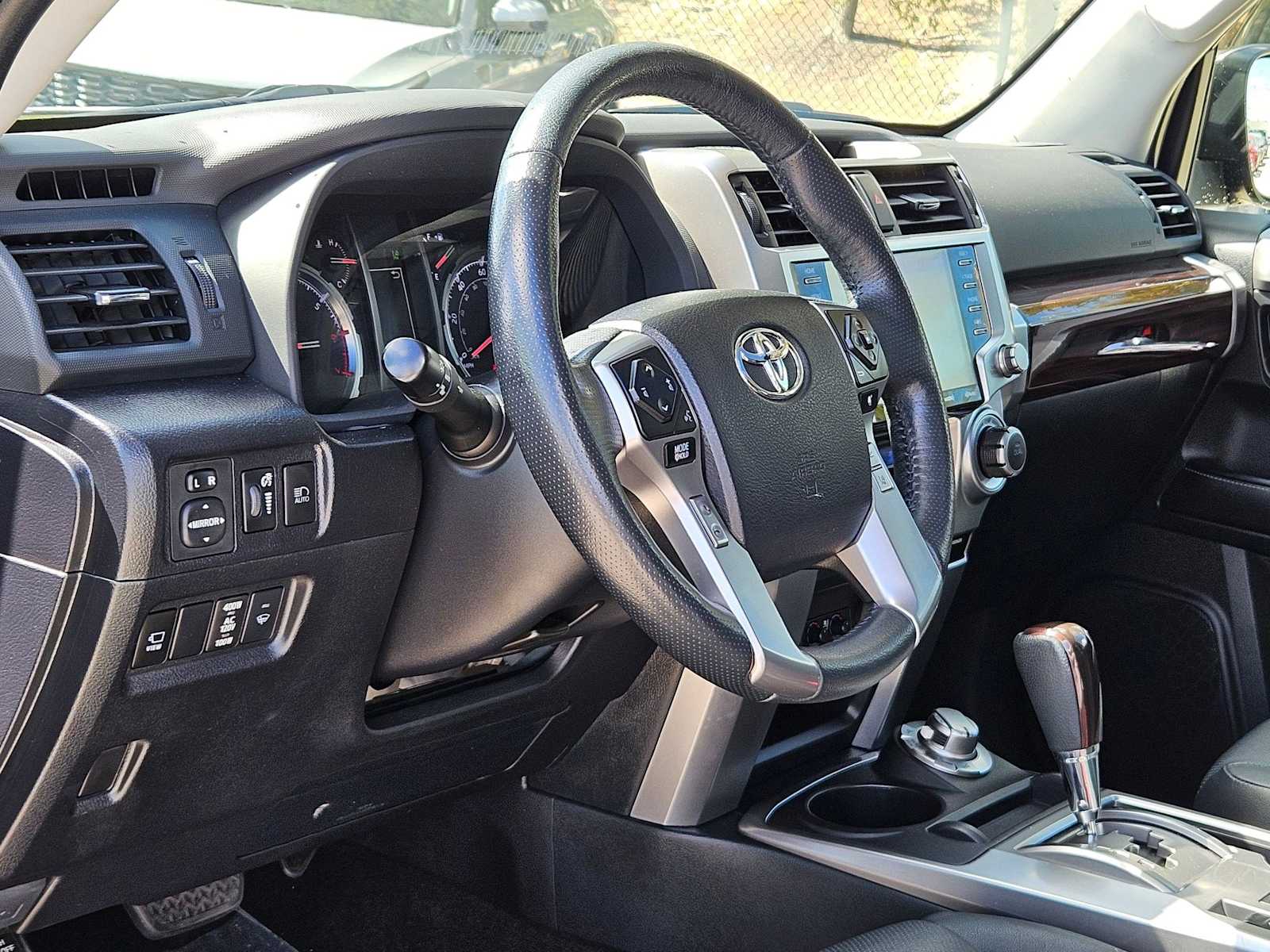 2023 Toyota 4Runner Limited photo 2
