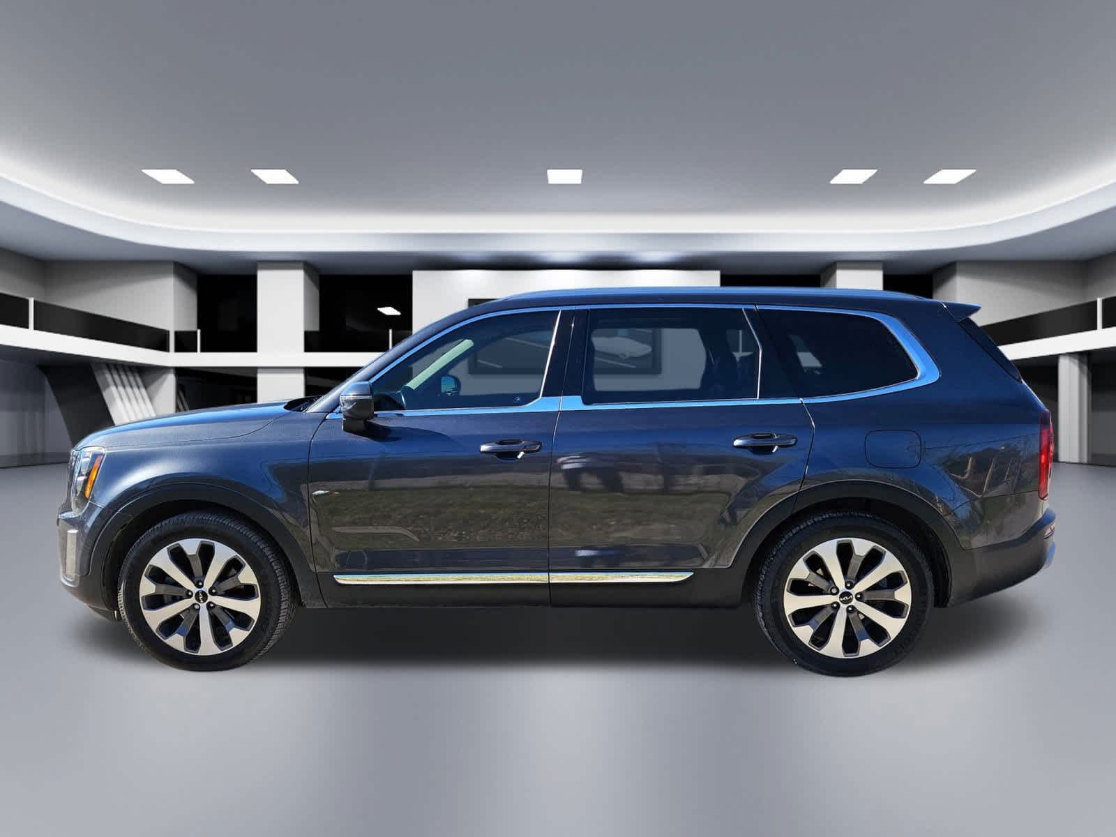 Thumbnail: 2022 Kia Telluride - 3