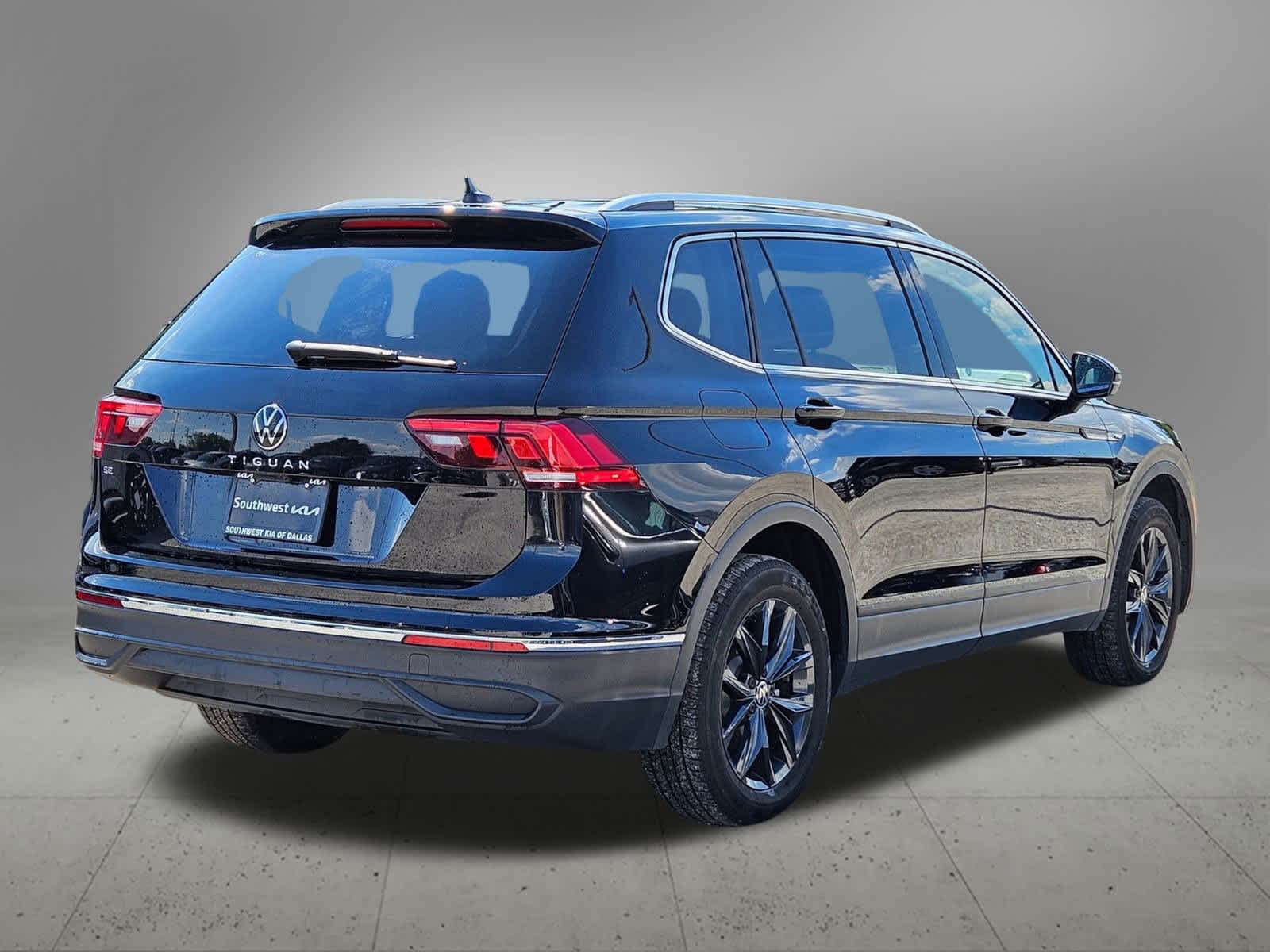 Thumbnail: 2024 Volkswagen Tiguan - 6