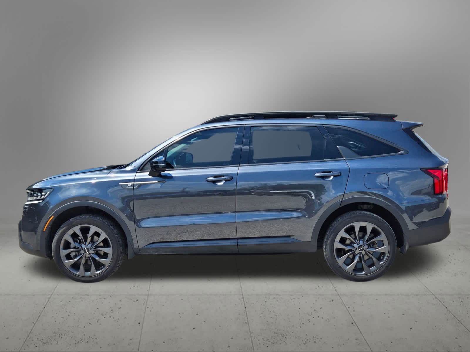Thumbnail: 2022 Kia Sorento - 3