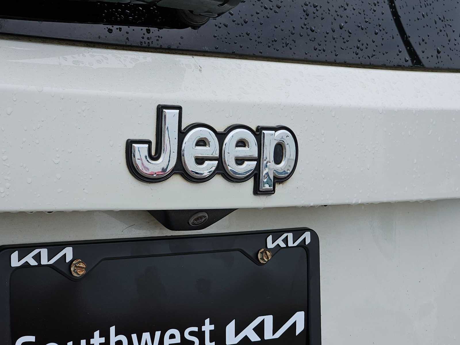 Thumbnail: 2015 Jeep Renegade - 4