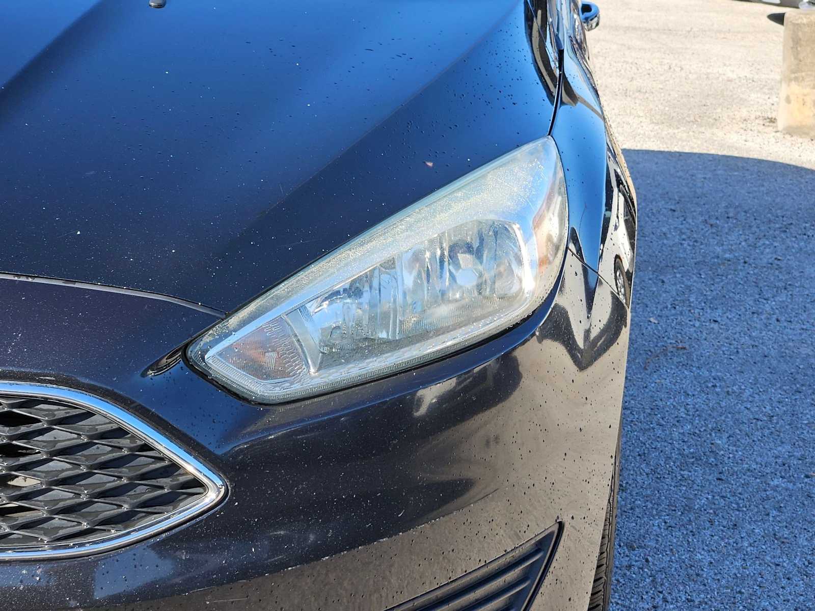 Thumbnail: 2015 Ford Focus - 10