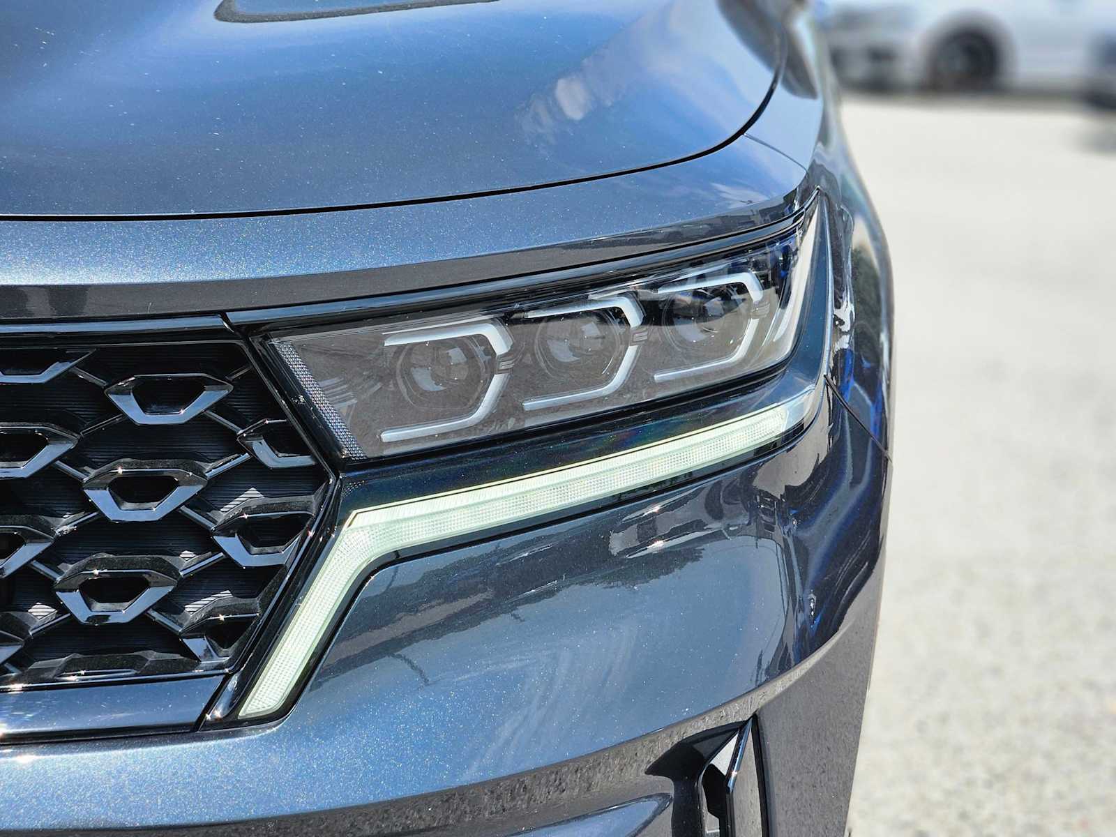 Thumbnail: 2023 Kia Sorento - 11