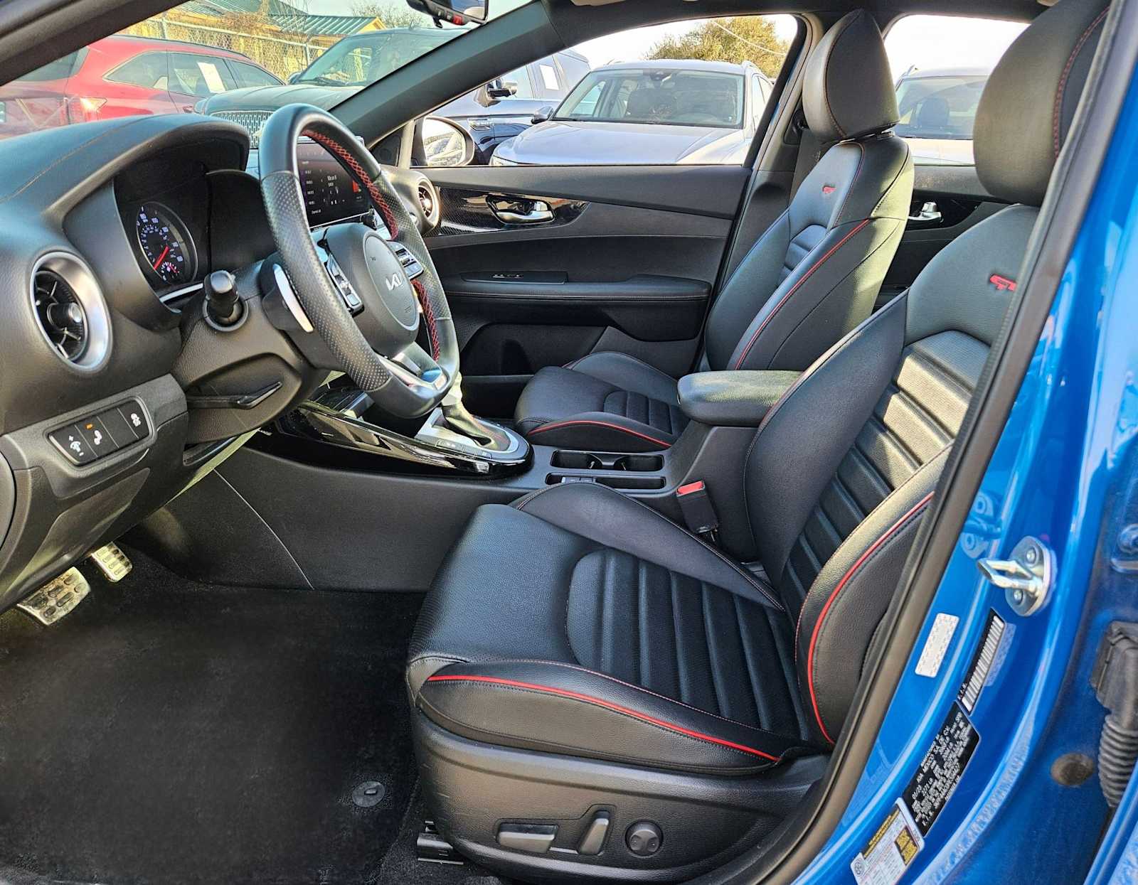 Thumbnail: 2023 Kia Forte - 15