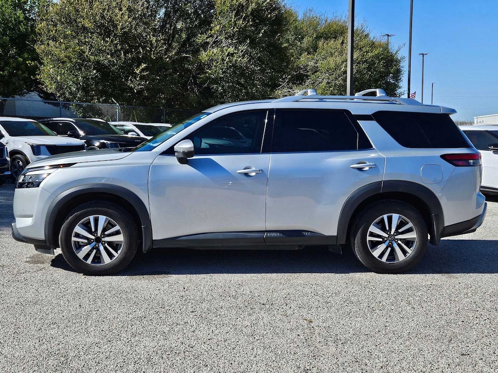 Used 2022 Nissan Pathfinder SL SUV