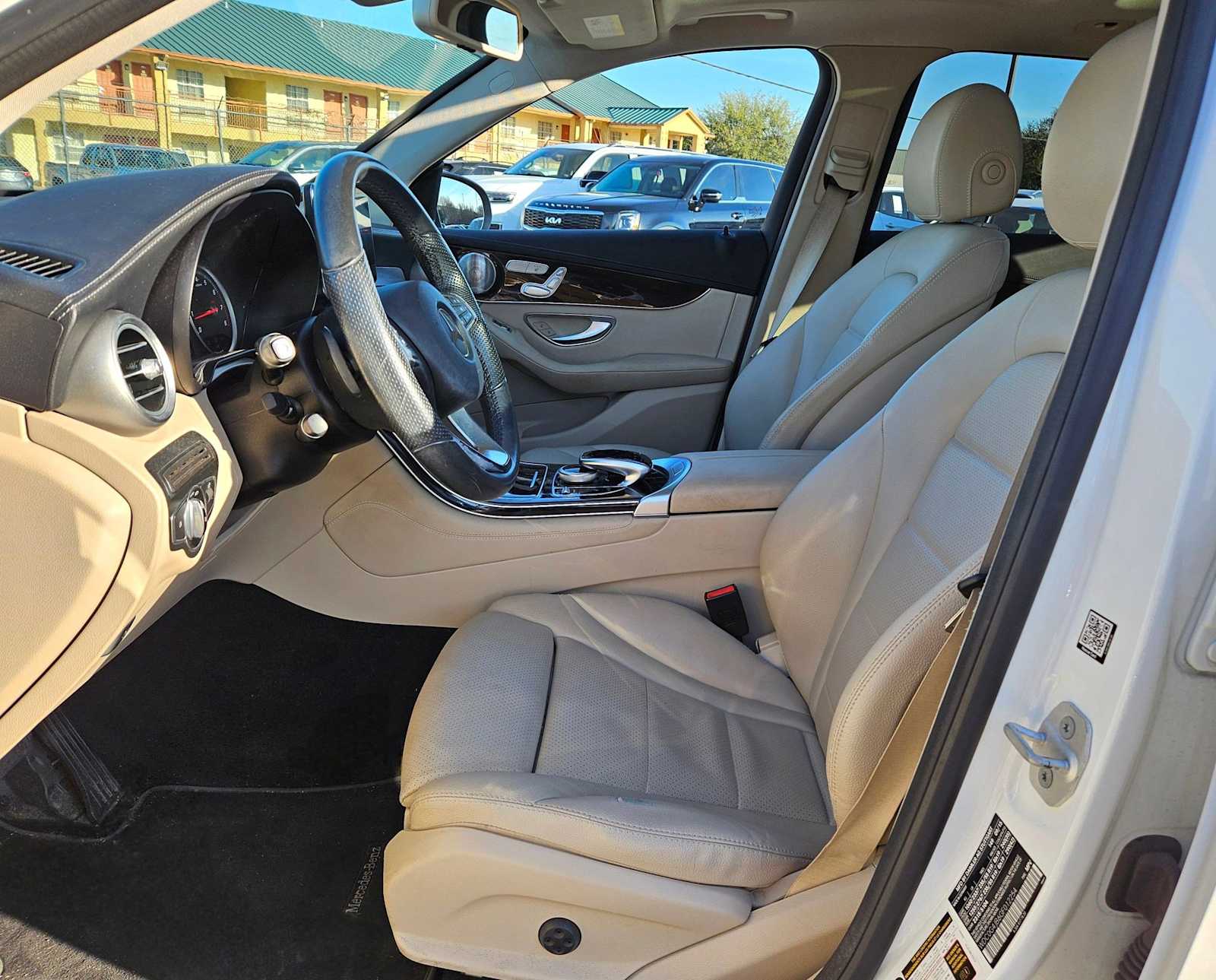 Thumbnail: 2016 Mercedes-Benz GLC - 12