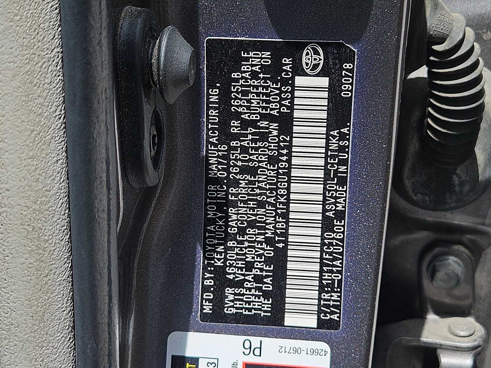 2016 Toyota Camry LE 22
