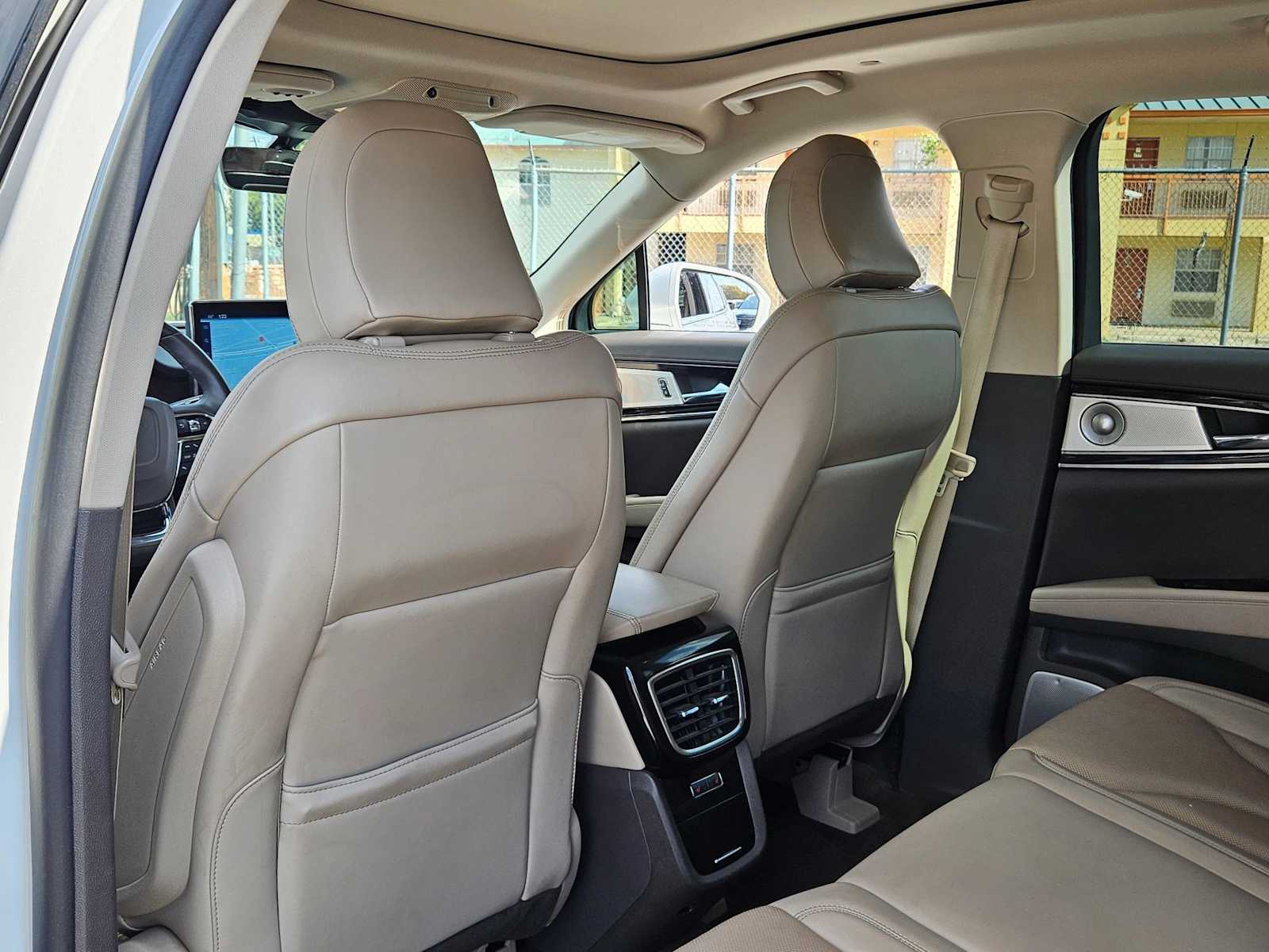 Thumbnail: 2022 Lincoln Nautilus - 19