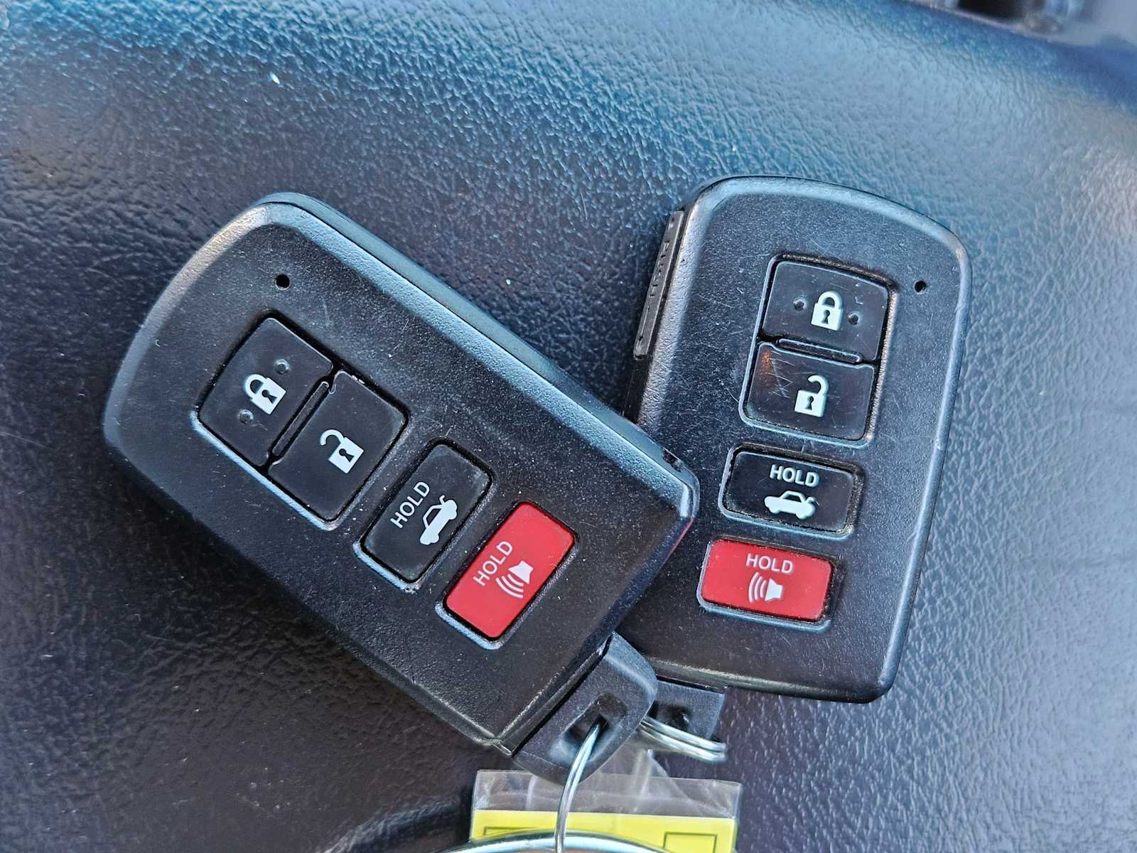 Thumbnail: 2016 Toyota Camry - 16