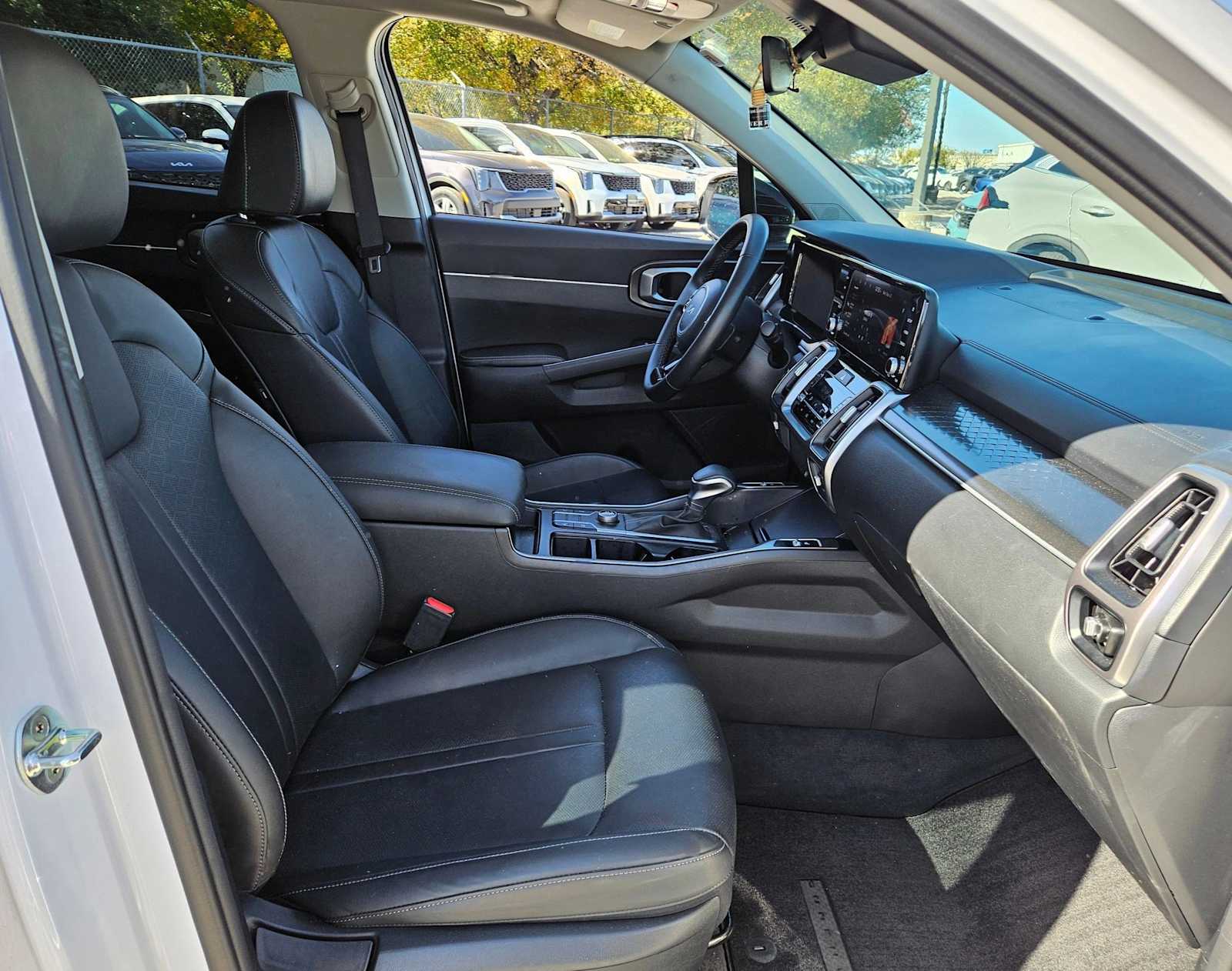 Thumbnail: 2023 Kia Sorento - 20