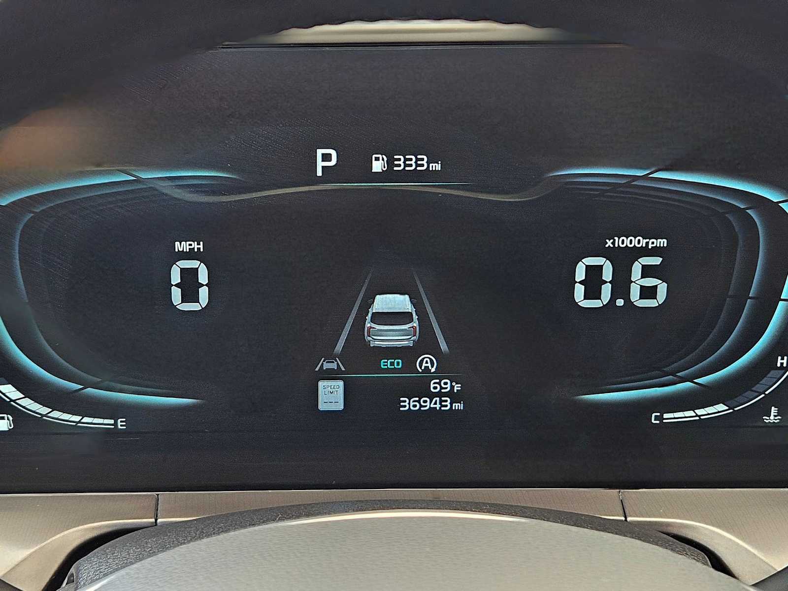 Thumbnail: 2025 Kia Telluride - 16