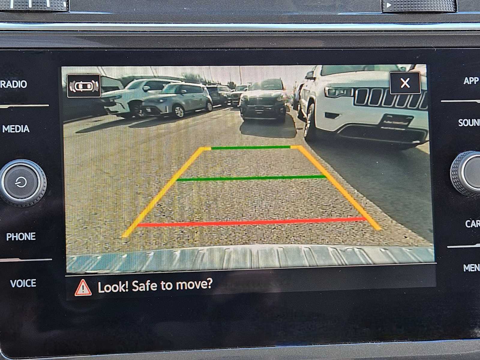 Thumbnail: 2023 Volkswagen Tiguan - 22