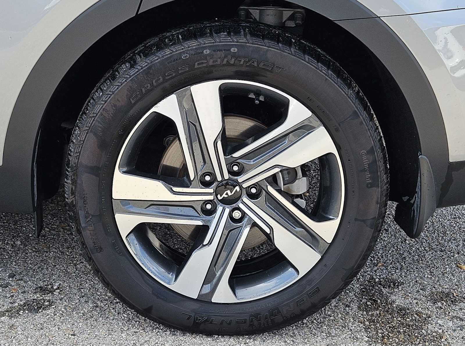 Thumbnail: 2023 Kia Sorento - 14