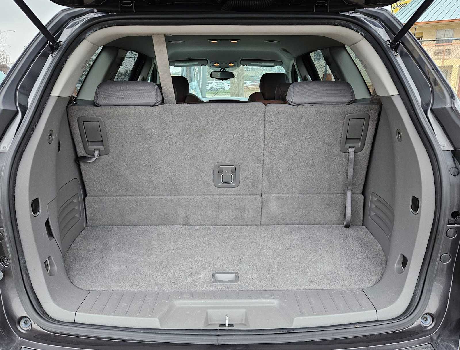 Thumbnail: 2014 Chevrolet Traverse - 35