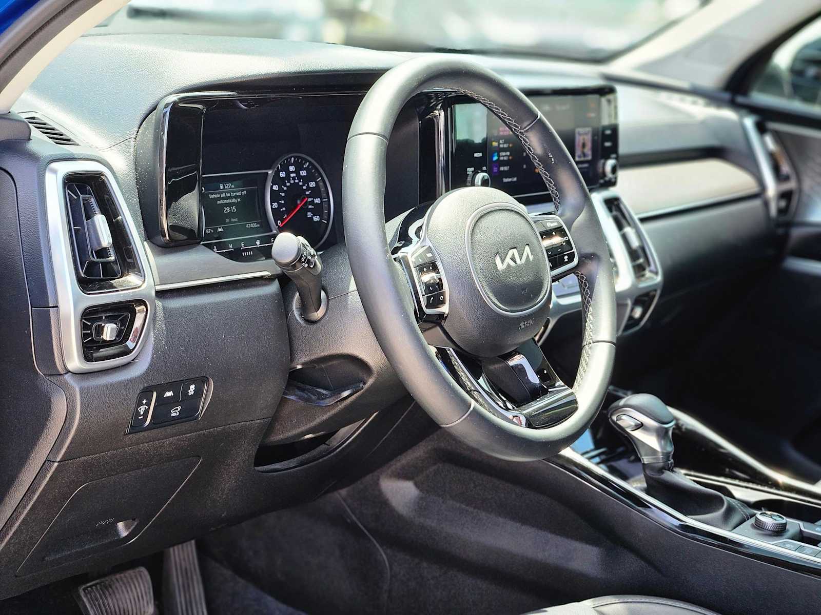 2022 Kia Sorento SX photo 2