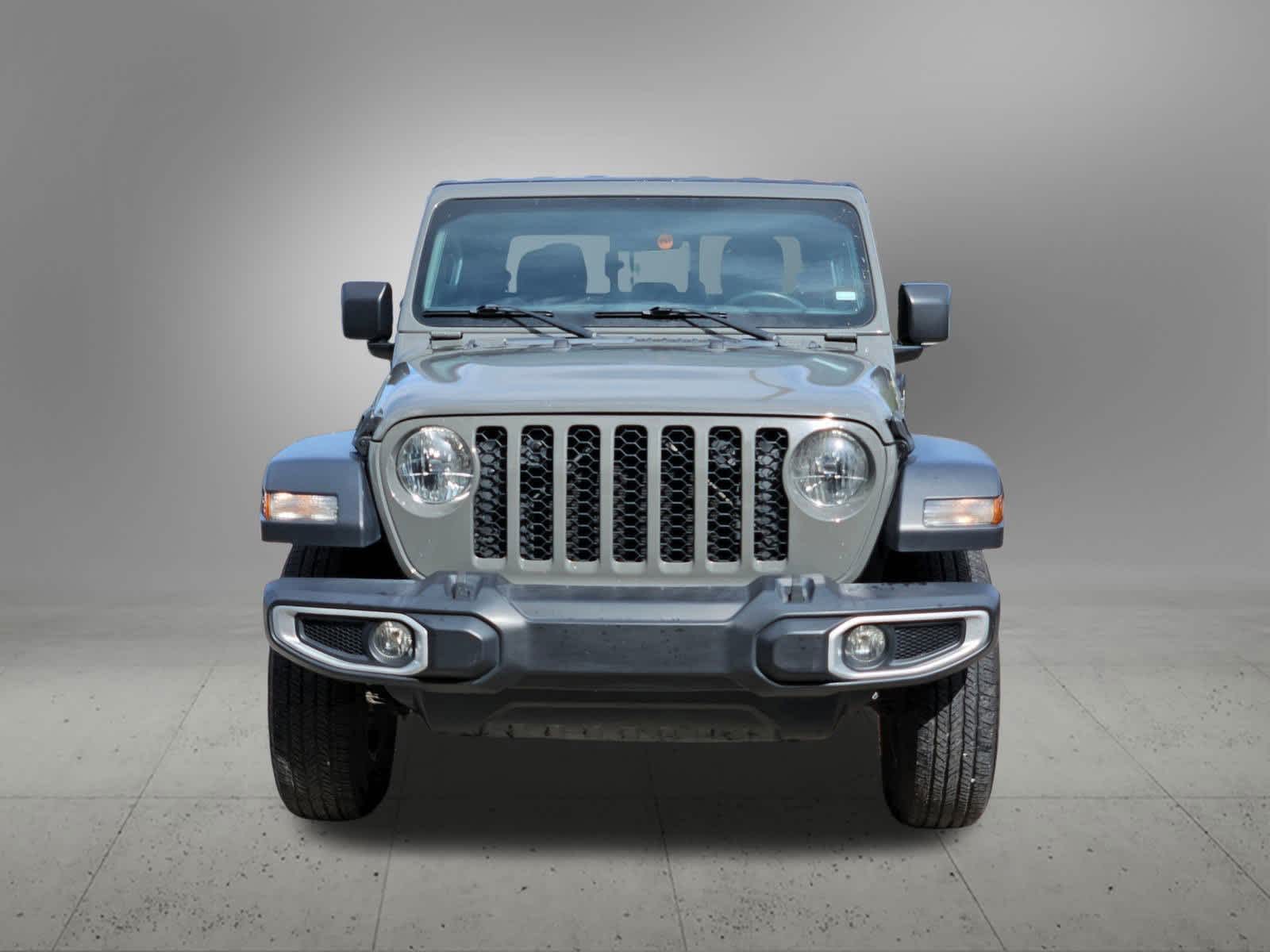 Thumbnail: 2023 Jeep Gladiator - 9