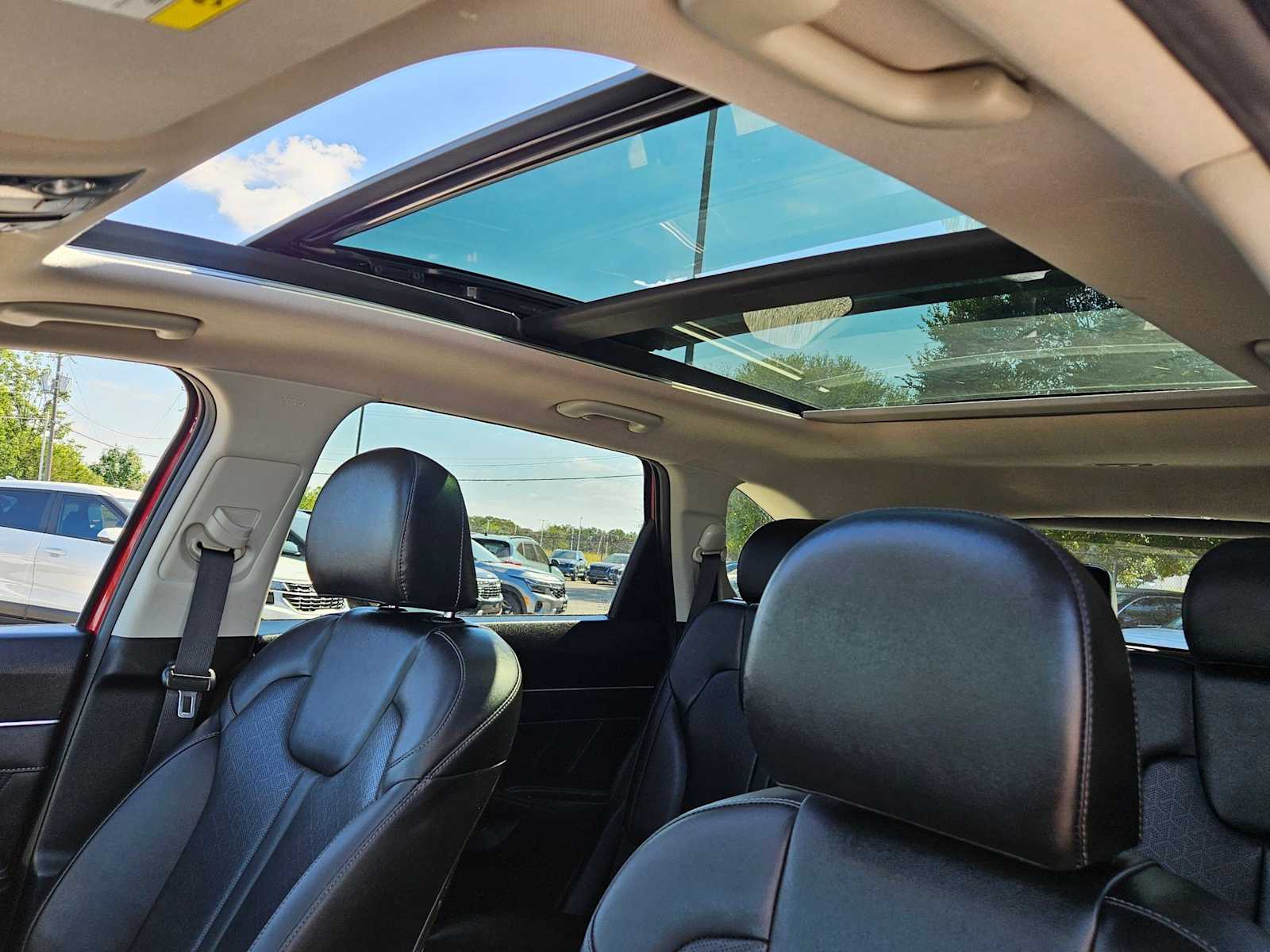 Thumbnail: 2022 Kia Sorento - 19