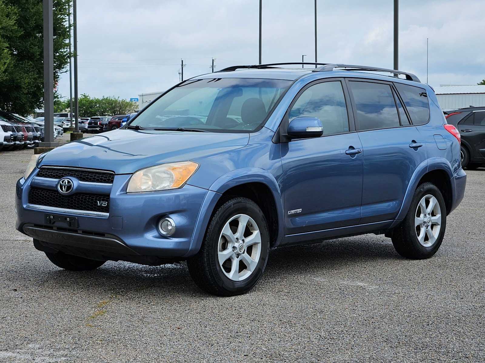 Thumbnail: 2011 Toyota RAV4 - 10
