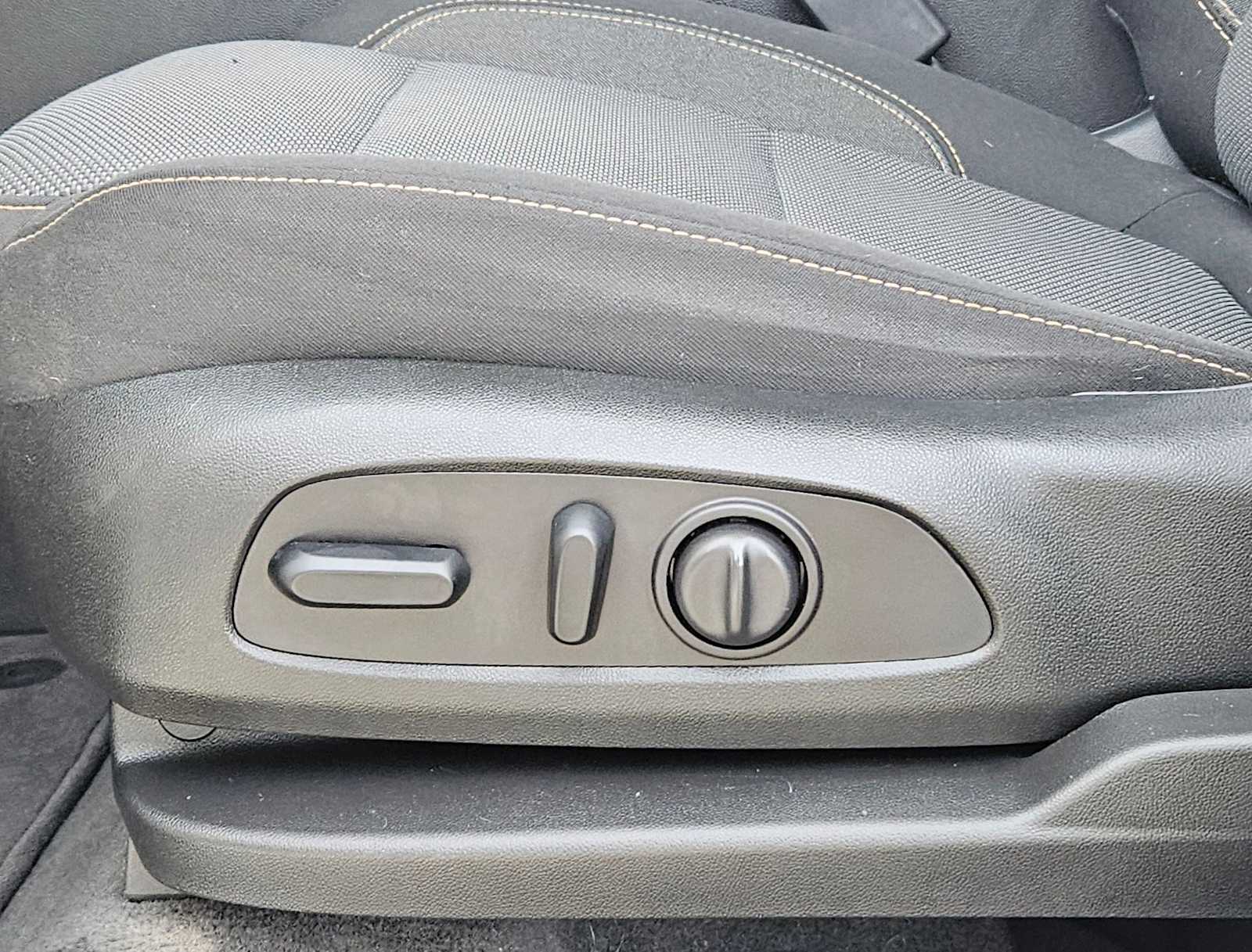 Thumbnail: 2020 Chevrolet Traverse - 18