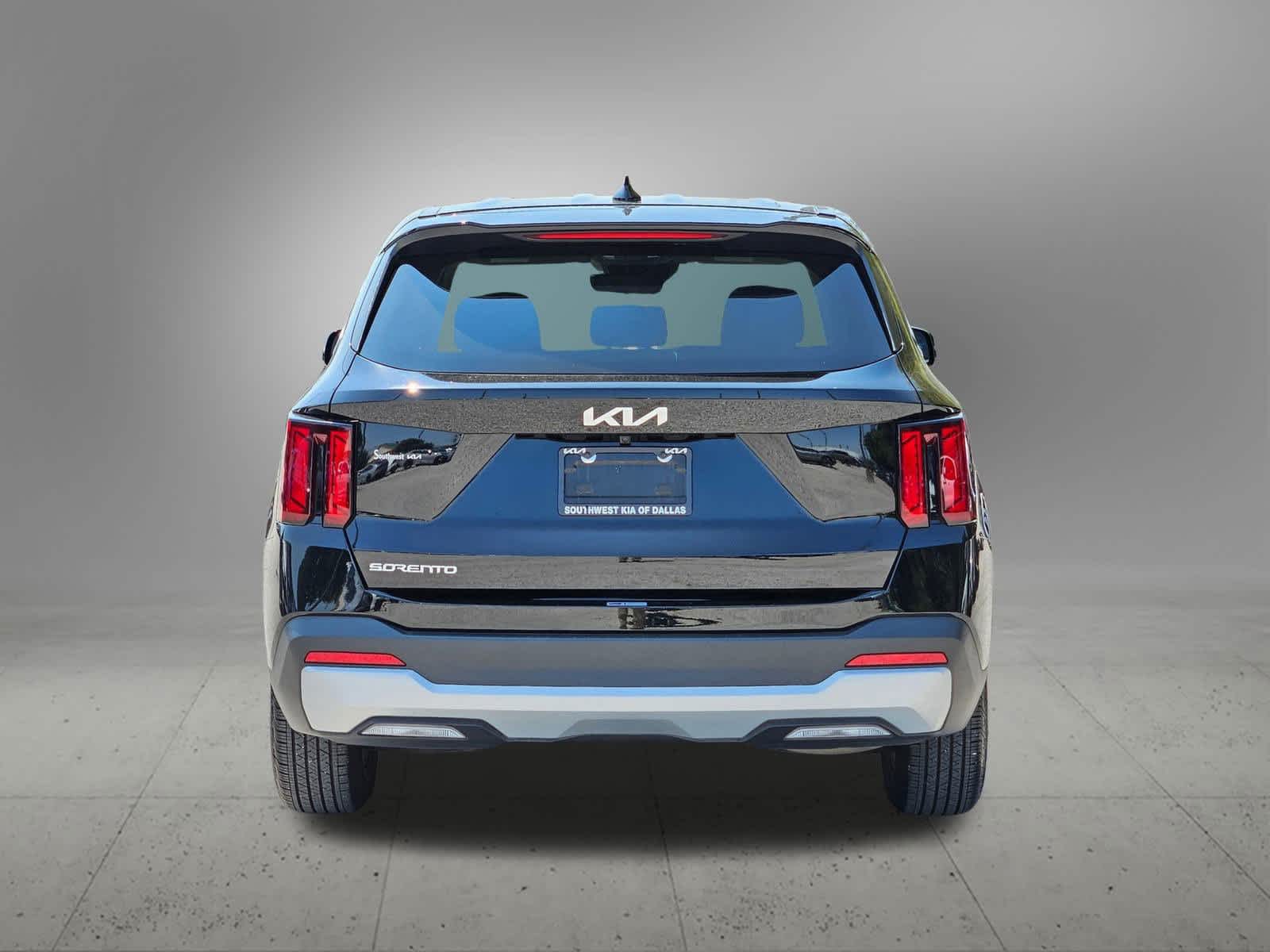 2024 Kia Sorento LX photo 4