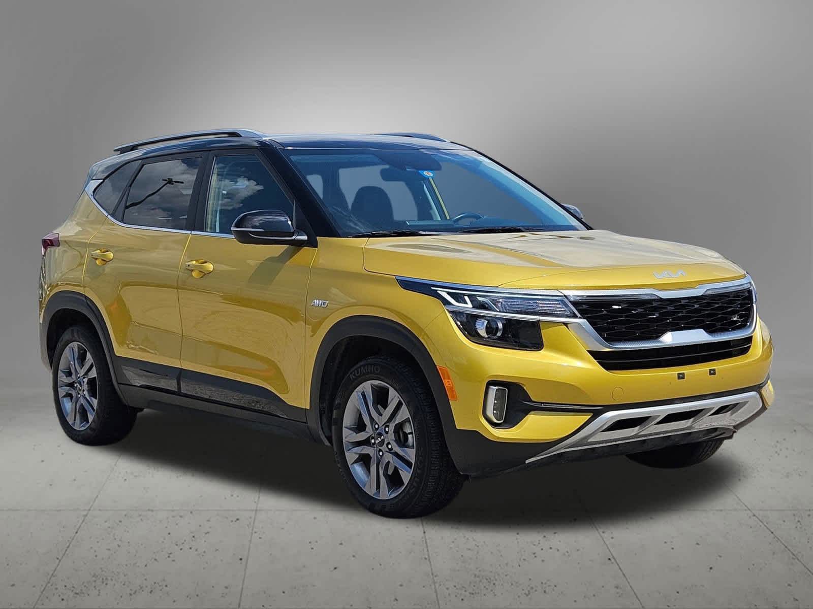 Thumbnail: 2023 Kia Seltos - 8