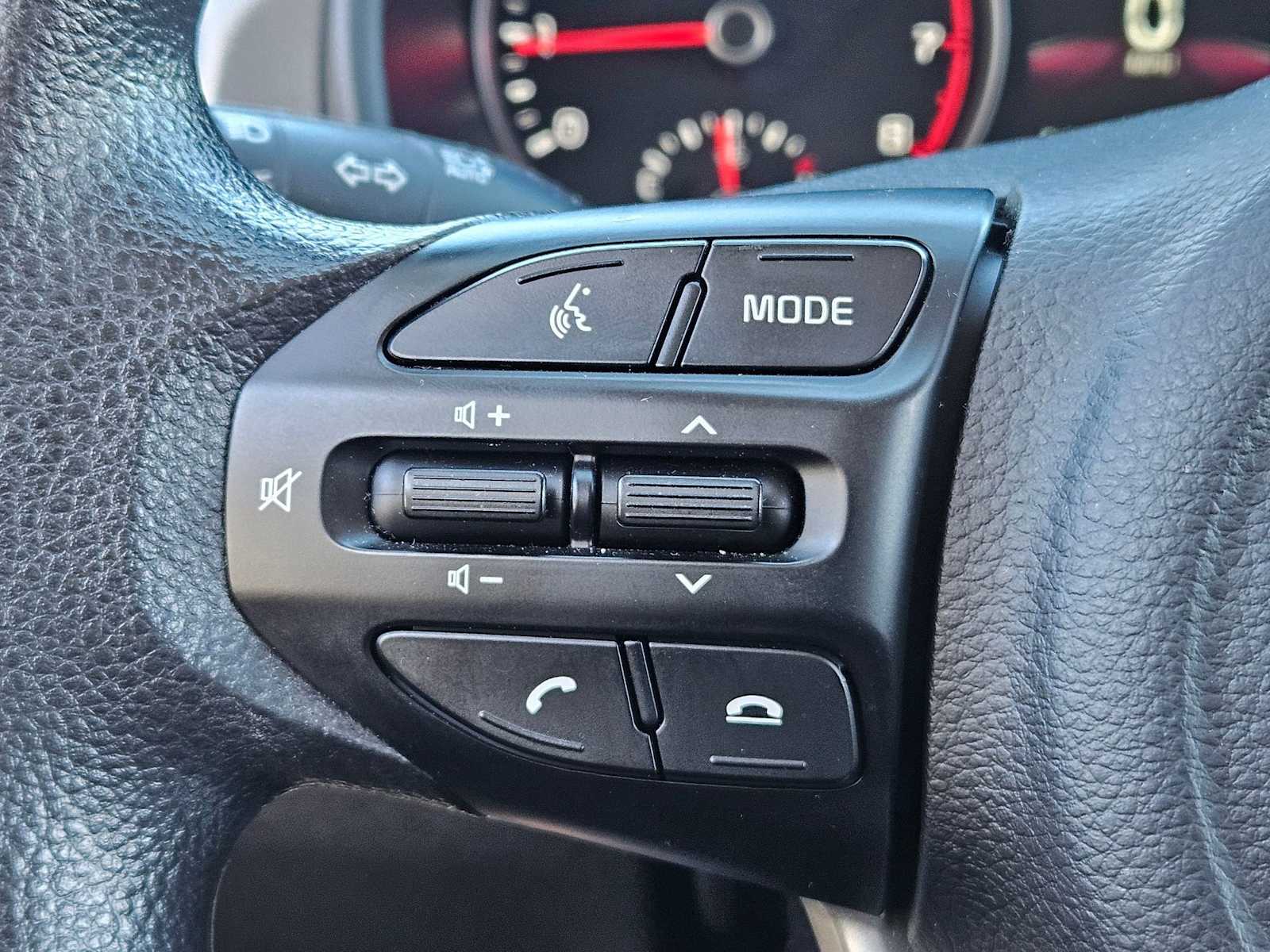 Thumbnail: 2023 Kia Rio - 25