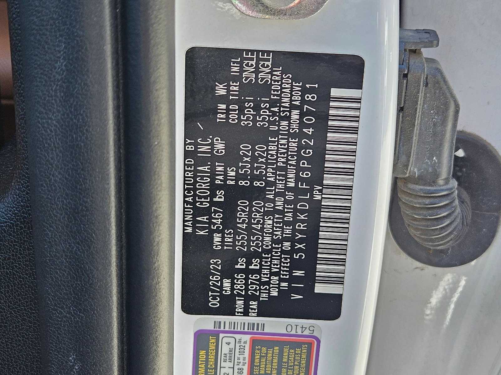 Thumbnail: 2023 Kia Sorento - 24