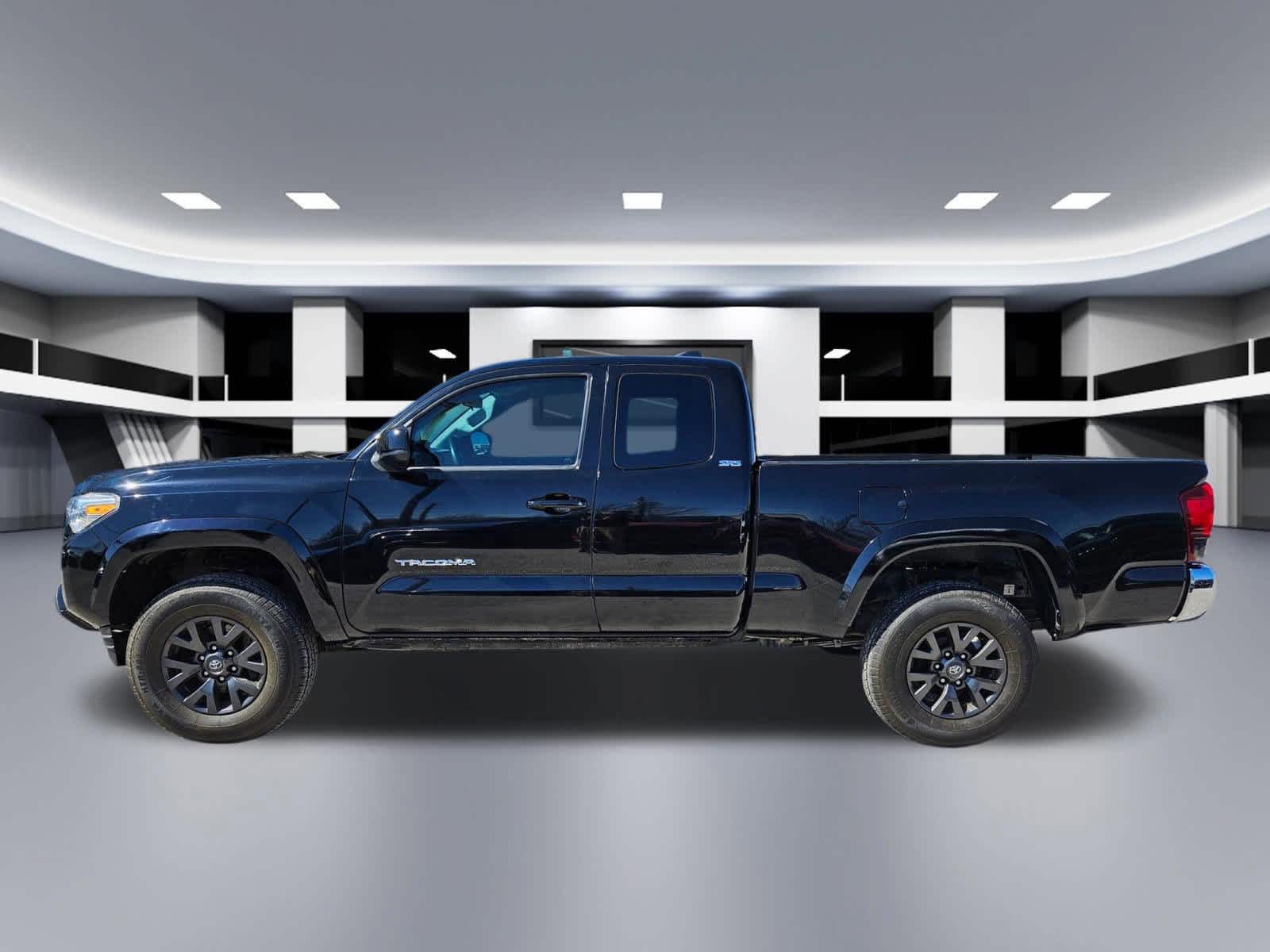 Thumbnail: 2022 Toyota Tacoma - 3