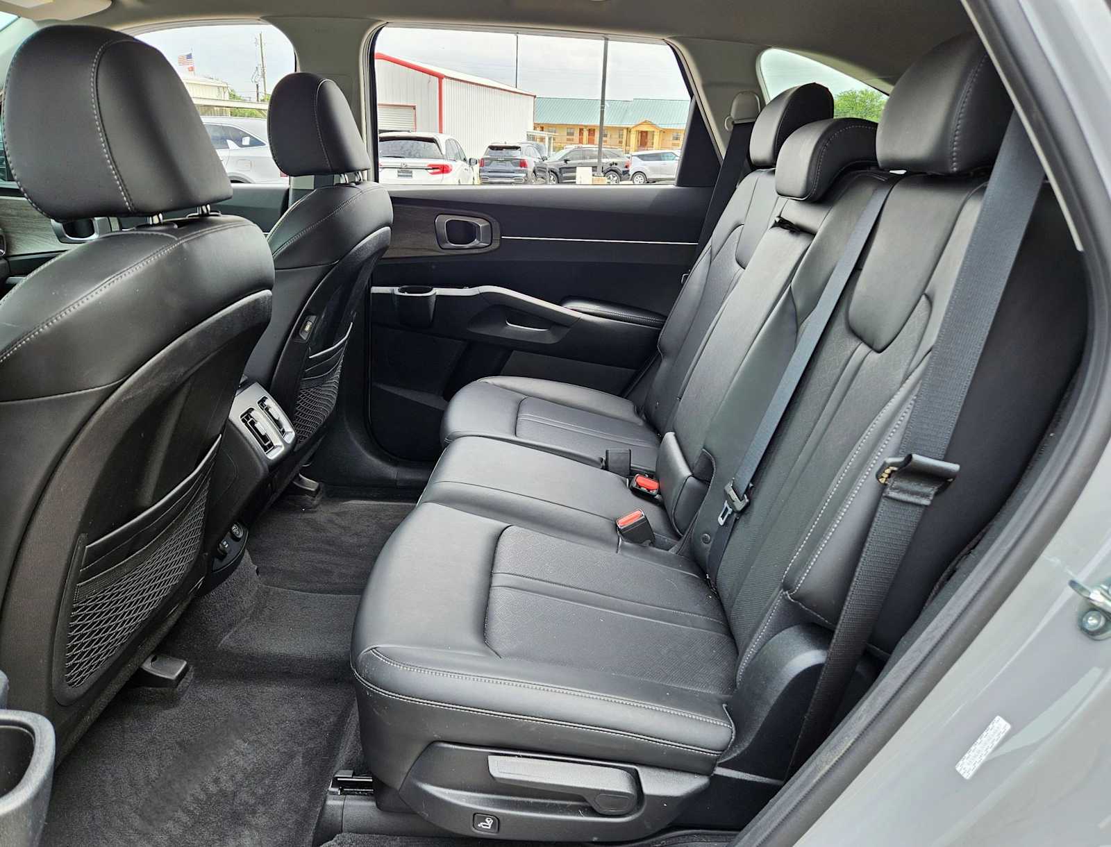 Thumbnail: 2023 Kia Sorento - 18