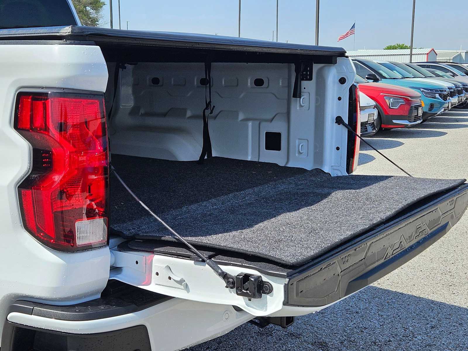 Thumbnail: 2023 Chevrolet Colorado - 26