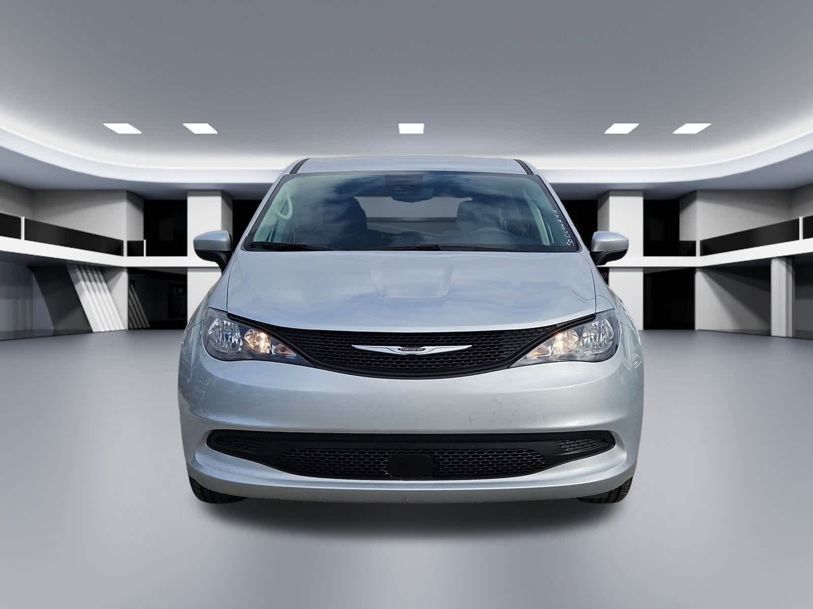 Thumbnail: 2023 Chrysler Voyager - 9