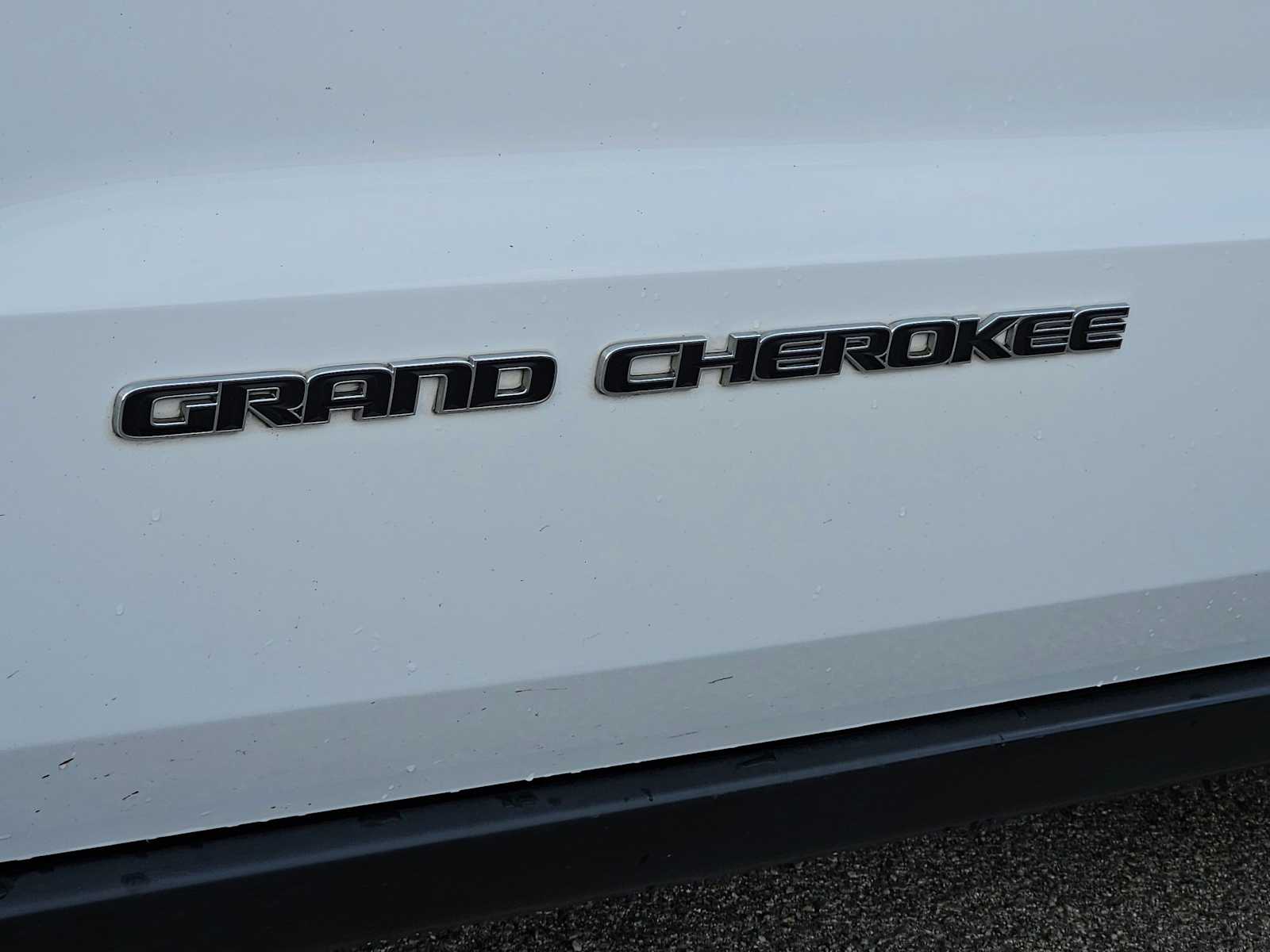 Thumbnail: 2018 Jeep Grand Cherokee - 8