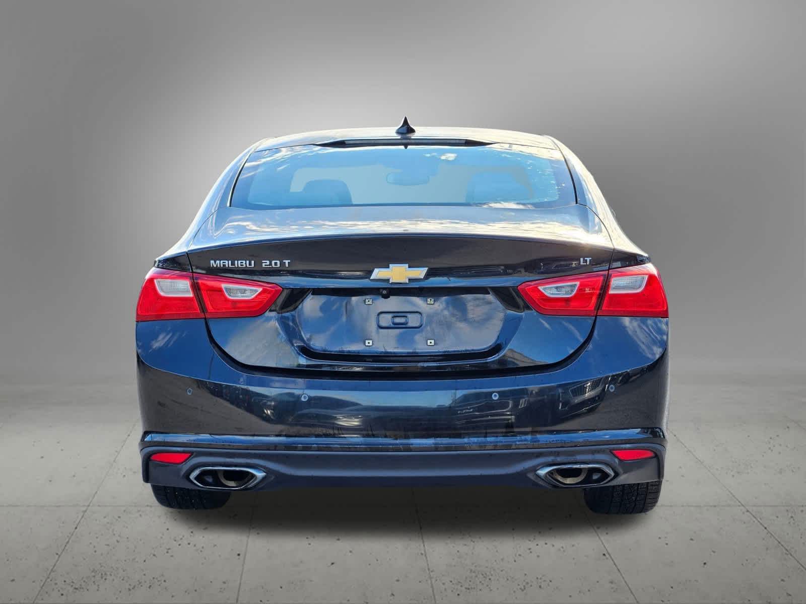 Thumbnail: 2016 Chevrolet Malibu - 4