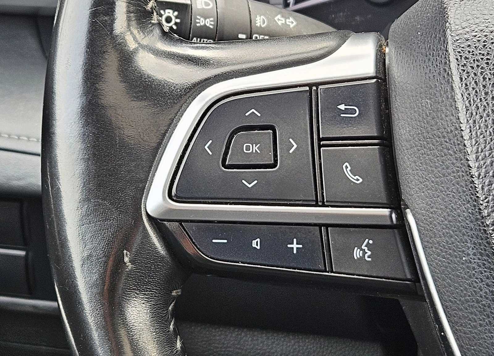 Thumbnail: 2021 Toyota Highlander - 25