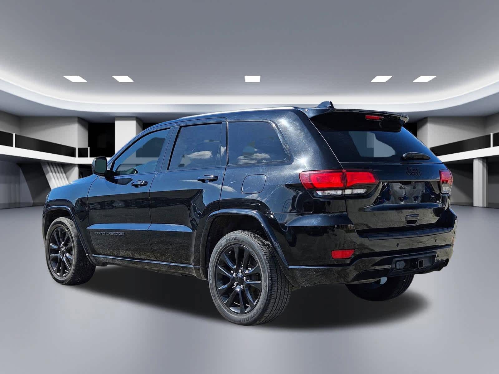 Thumbnail: 2020 Jeep Grand Cherokee - 4