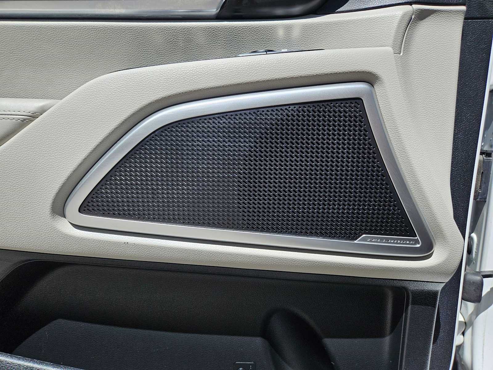 Thumbnail: 2020 Kia Telluride - 28