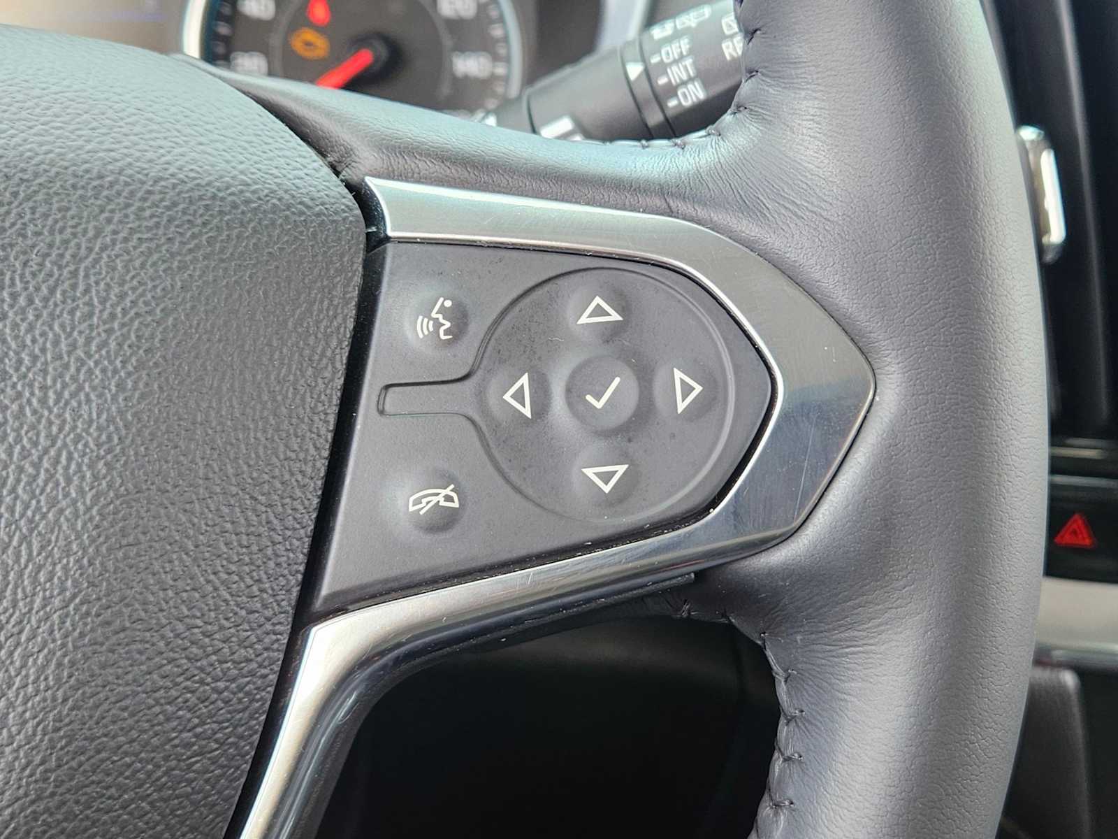 Thumbnail: 2020 Chevrolet Traverse - 25